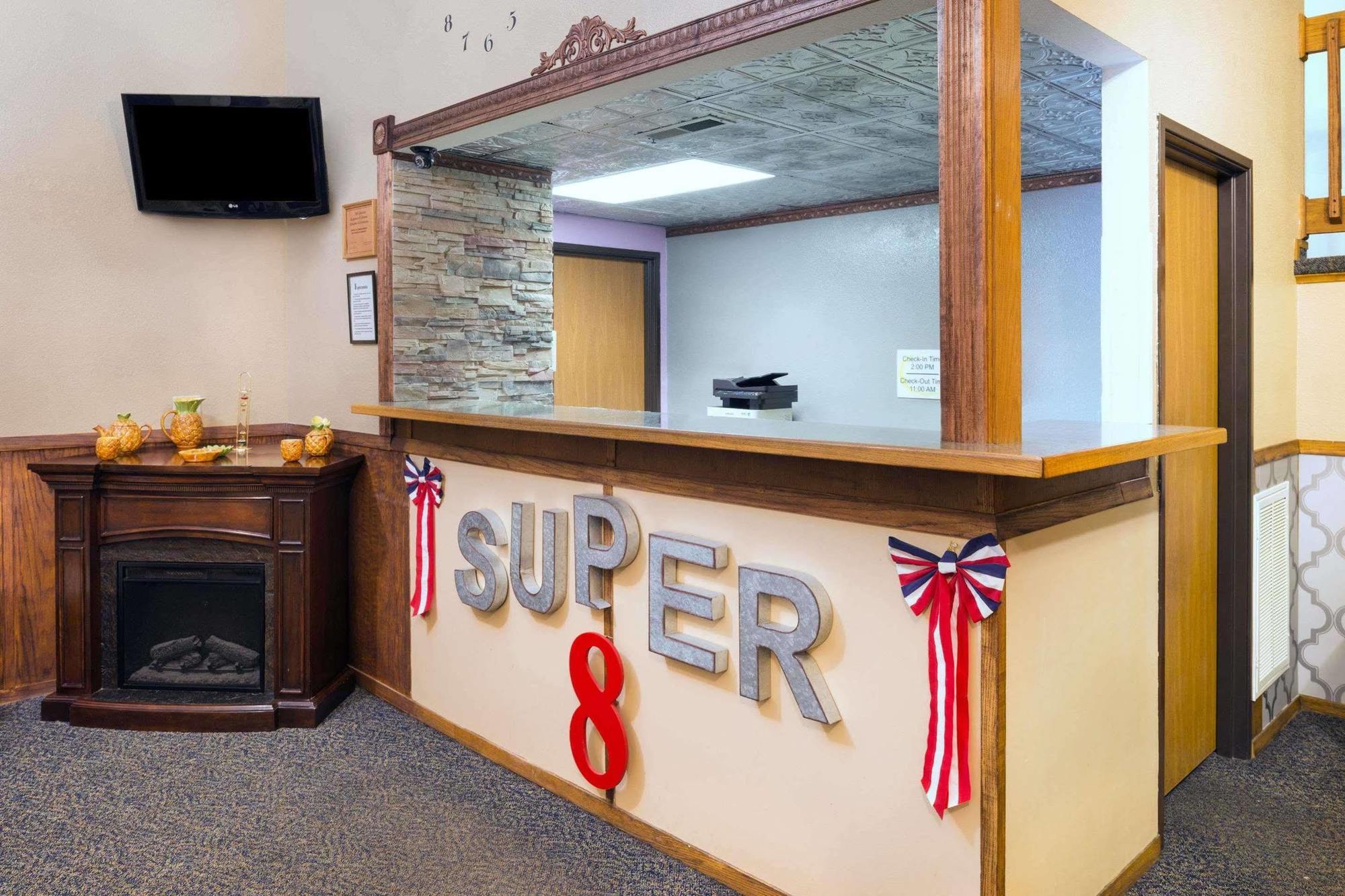Super 8 Kingdom City Exterior photo